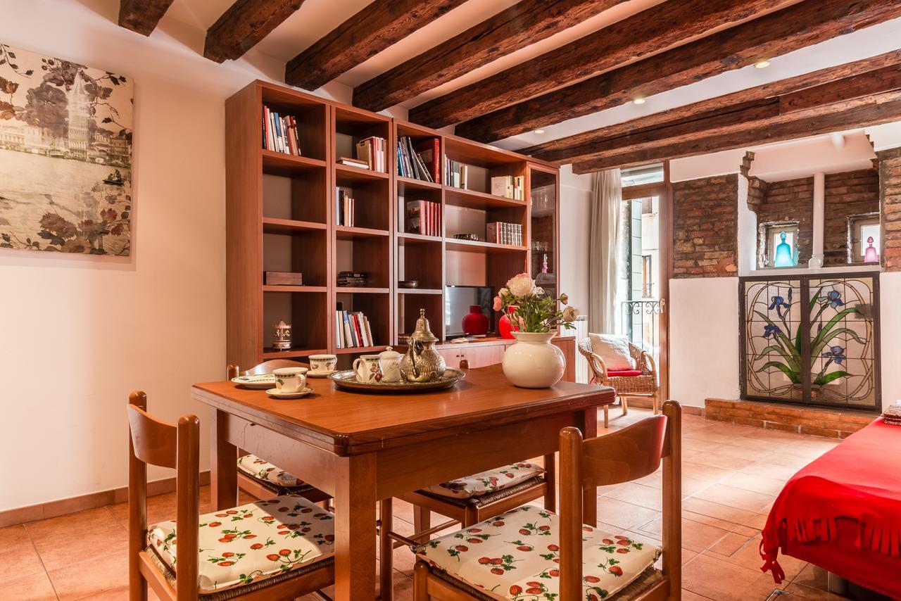 Venice Small Canal View In Boutique Apartment Exterior photo